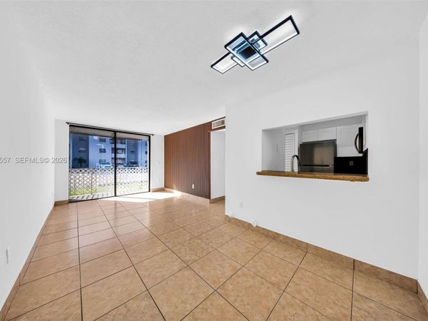 8145 NW 7th St, Unit 111, Miami, FL 33126