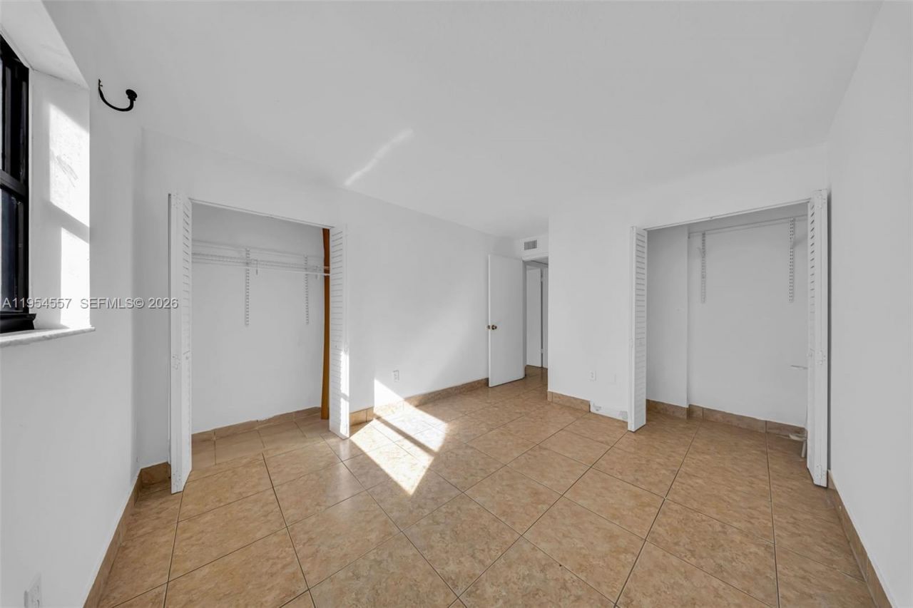 8145 NW 7th St, Unit 111, Miami, FL 33126 Photo