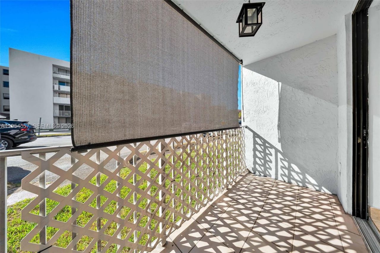 8145 NW 7th St, Unit 111, Miami, FL 33126 Photo