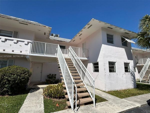 7426 SW 82 ST, Unit D222, Miami, FL 33143