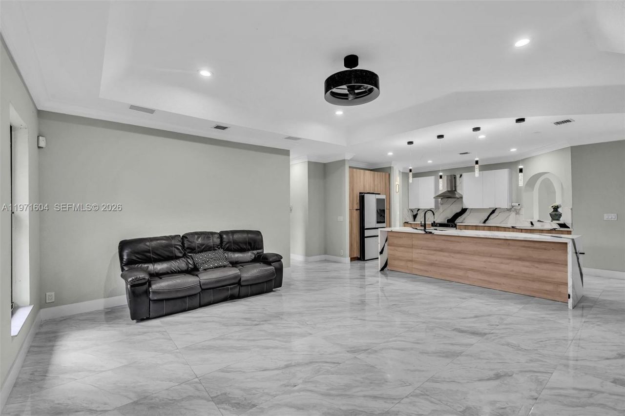 12555 SW 34th Pl, Davie, FL 33330 Photo