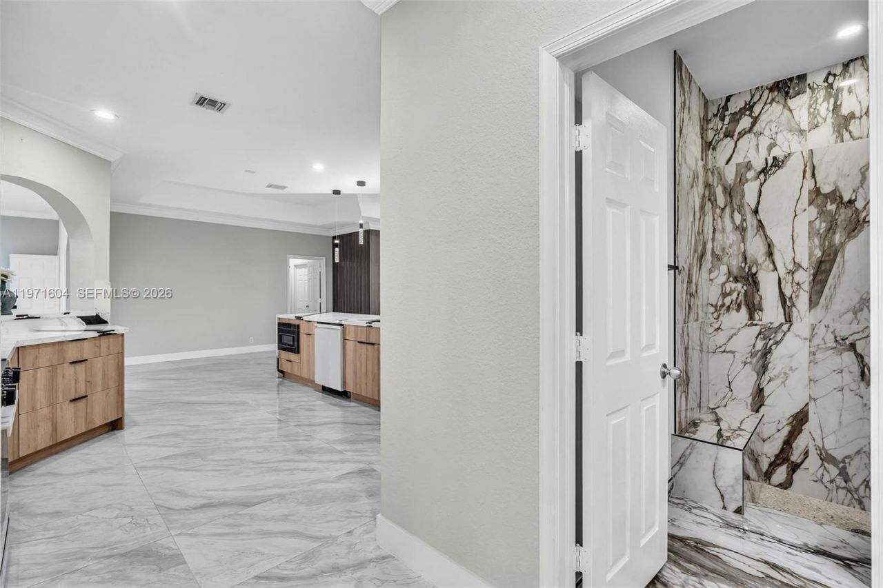12555 SW 34th Pl, Davie, FL 33330 Photo