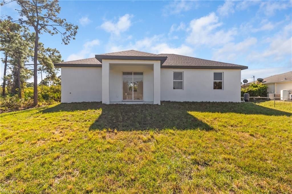 1109 Cumming St E, Lehigh Acres, FL 33974 Photo