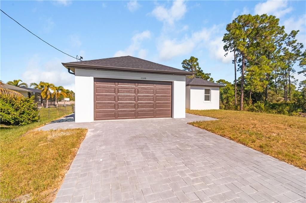 1109 Cumming St E, Lehigh Acres, FL 33974 Photo