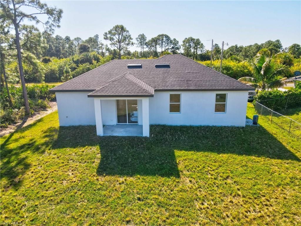 1109 Cumming St E, Lehigh Acres, FL 33974 Photo