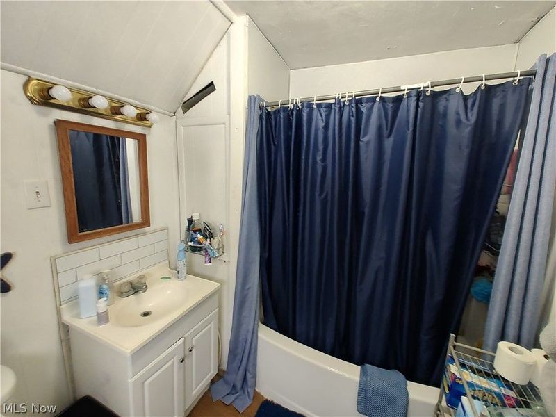 681 Madison Street, Conneaut, OH 44030 Photo 29