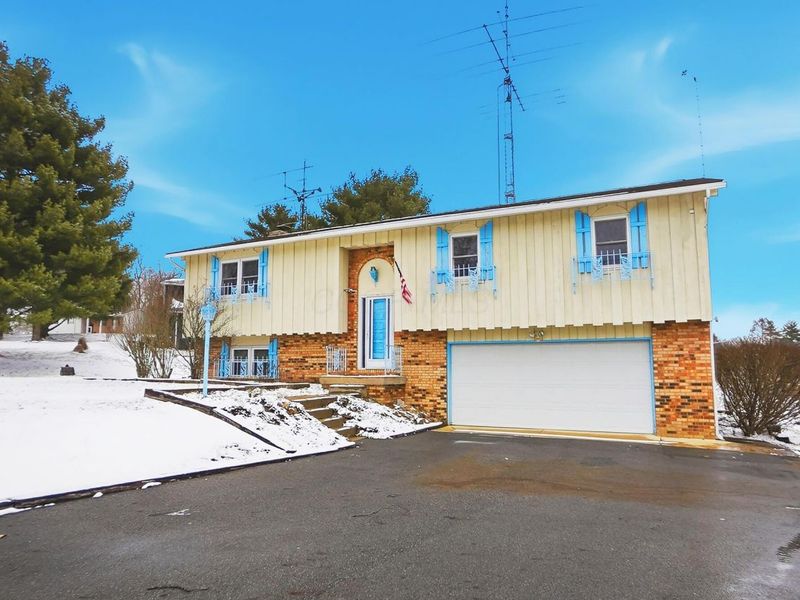 86 North Court, Thornville, OH 43076 Photo 3