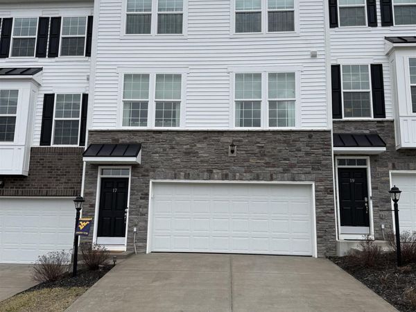 17 Dover Court, Bridgeport, WV 26330