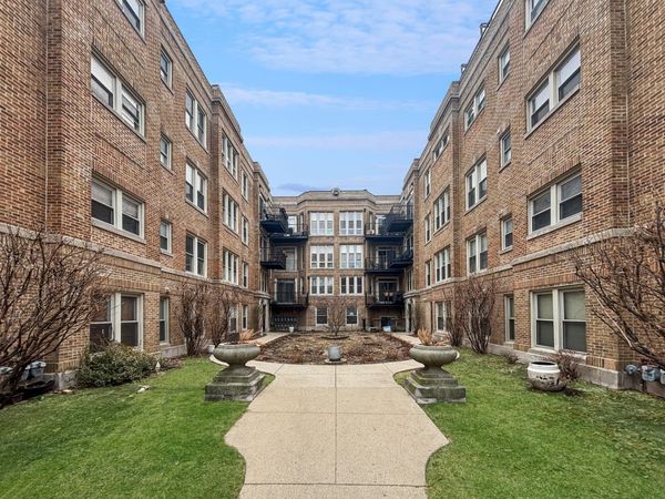 1635 W Pratt Boulevard, Unit 3S, Chicago, IL 60626