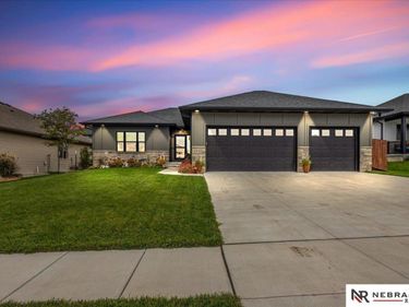 432 Deep Water Drive, Lincoln, NE 68527