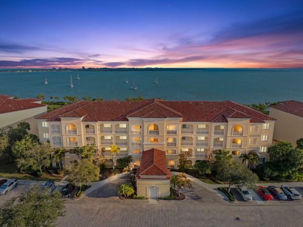 25 Harbour Isle Drive W, Unit 101, Fort Pierce, FL 34949