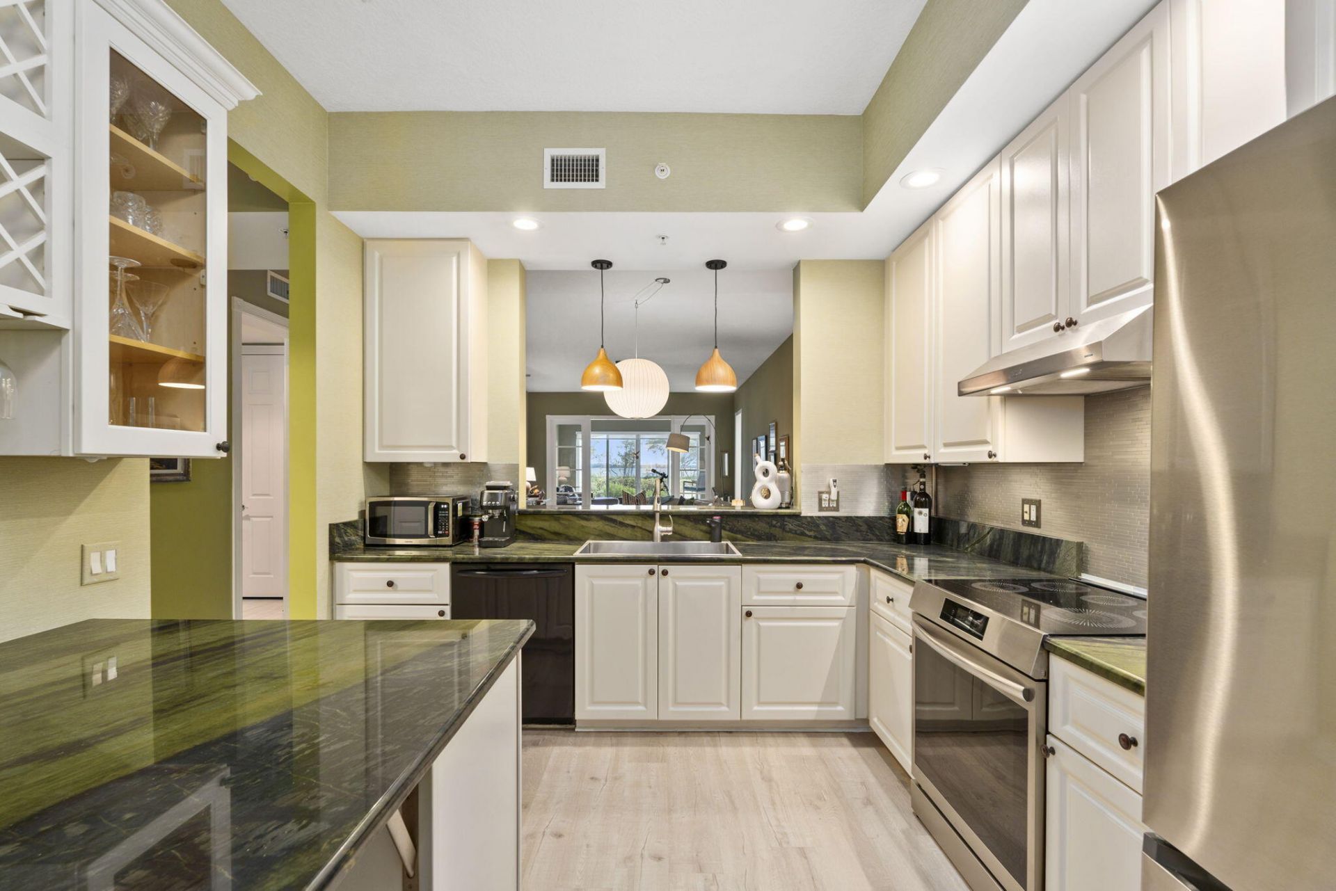 25 Harbour Isle Drive W, Unit 101, Fort Pierce, FL 34949 Photo