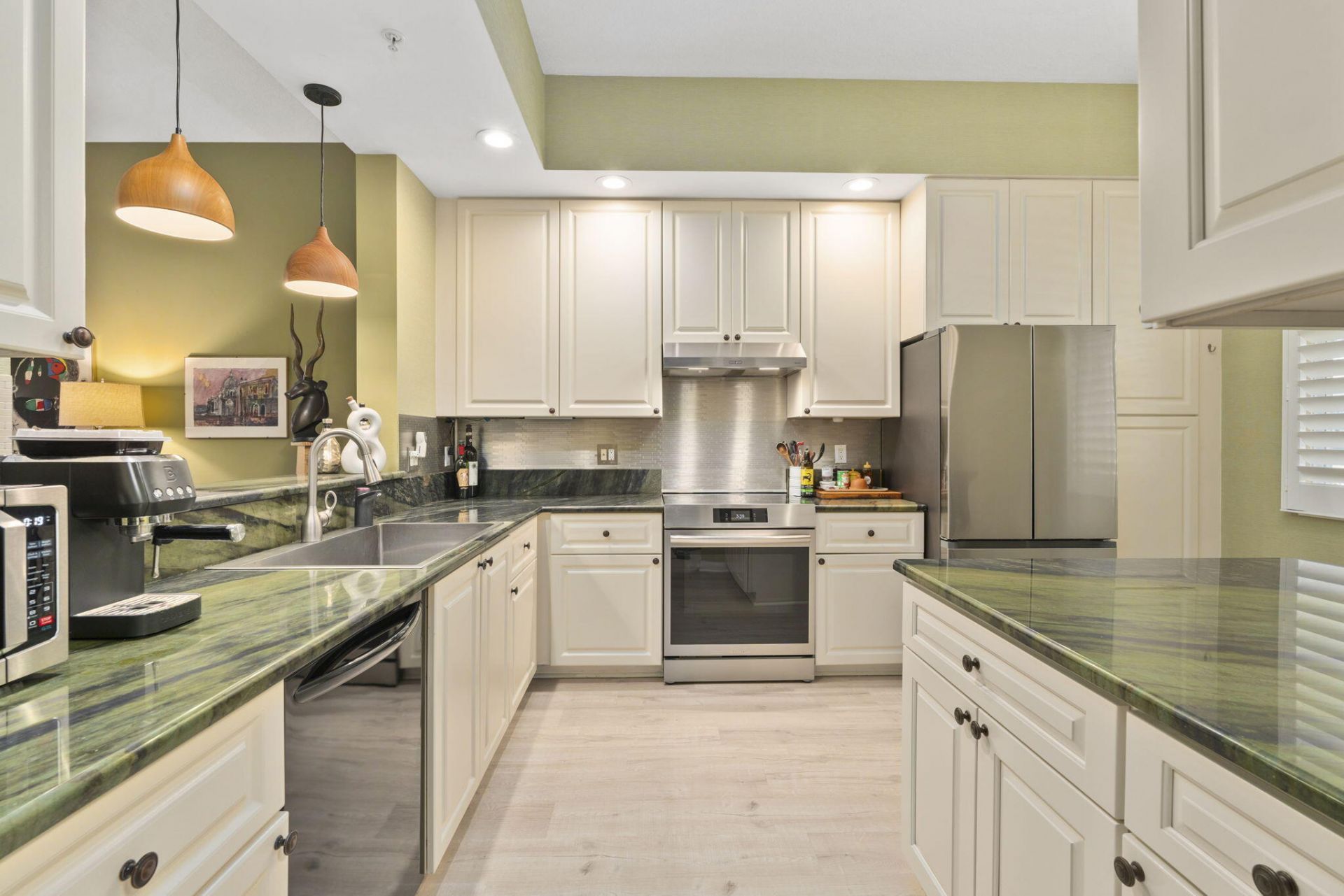 25 Harbour Isle Drive W, Unit 101, Fort Pierce, FL 34949 Photo