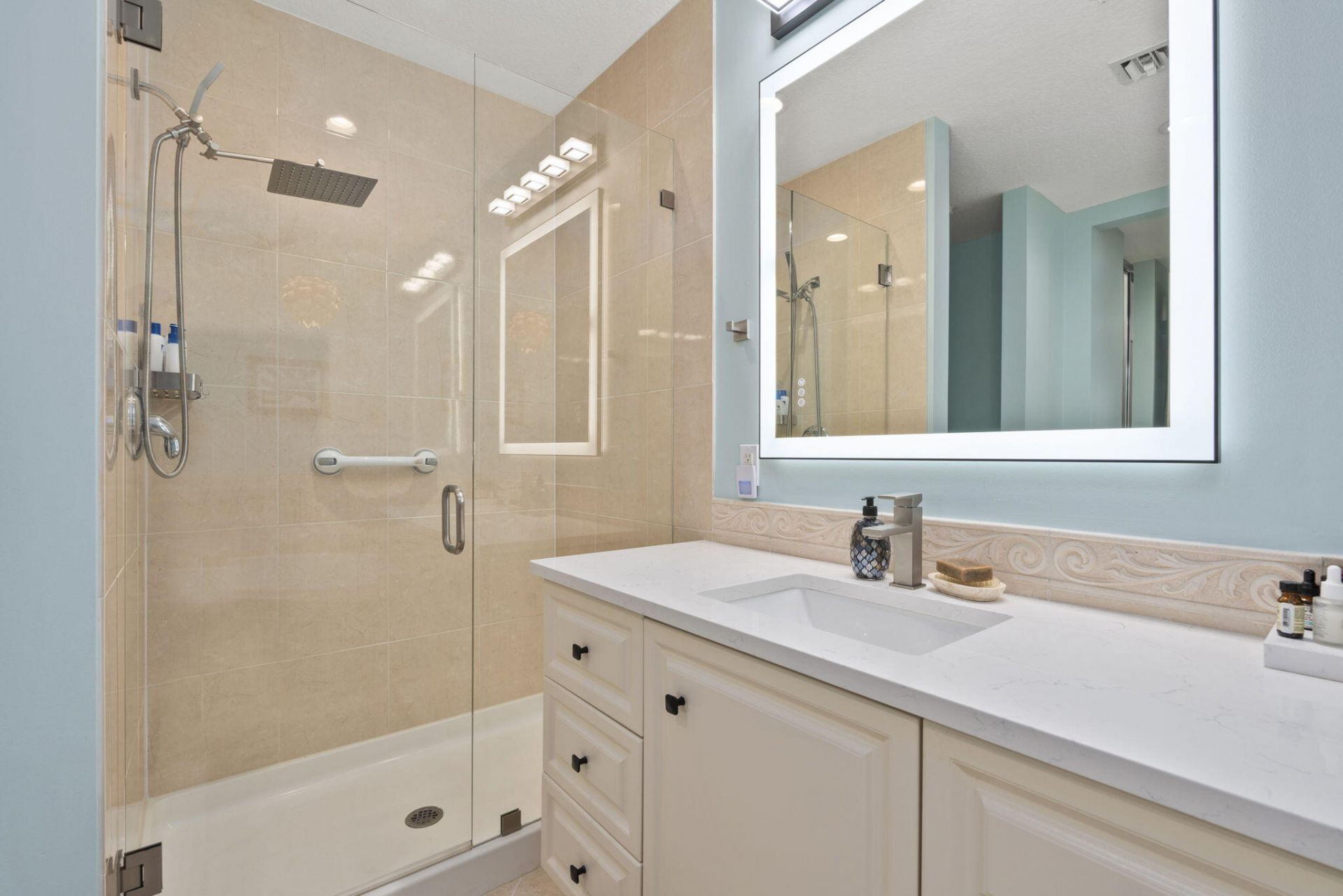 25 Harbour Isle Drive W, Unit 101, Fort Pierce, FL 34949 Photo