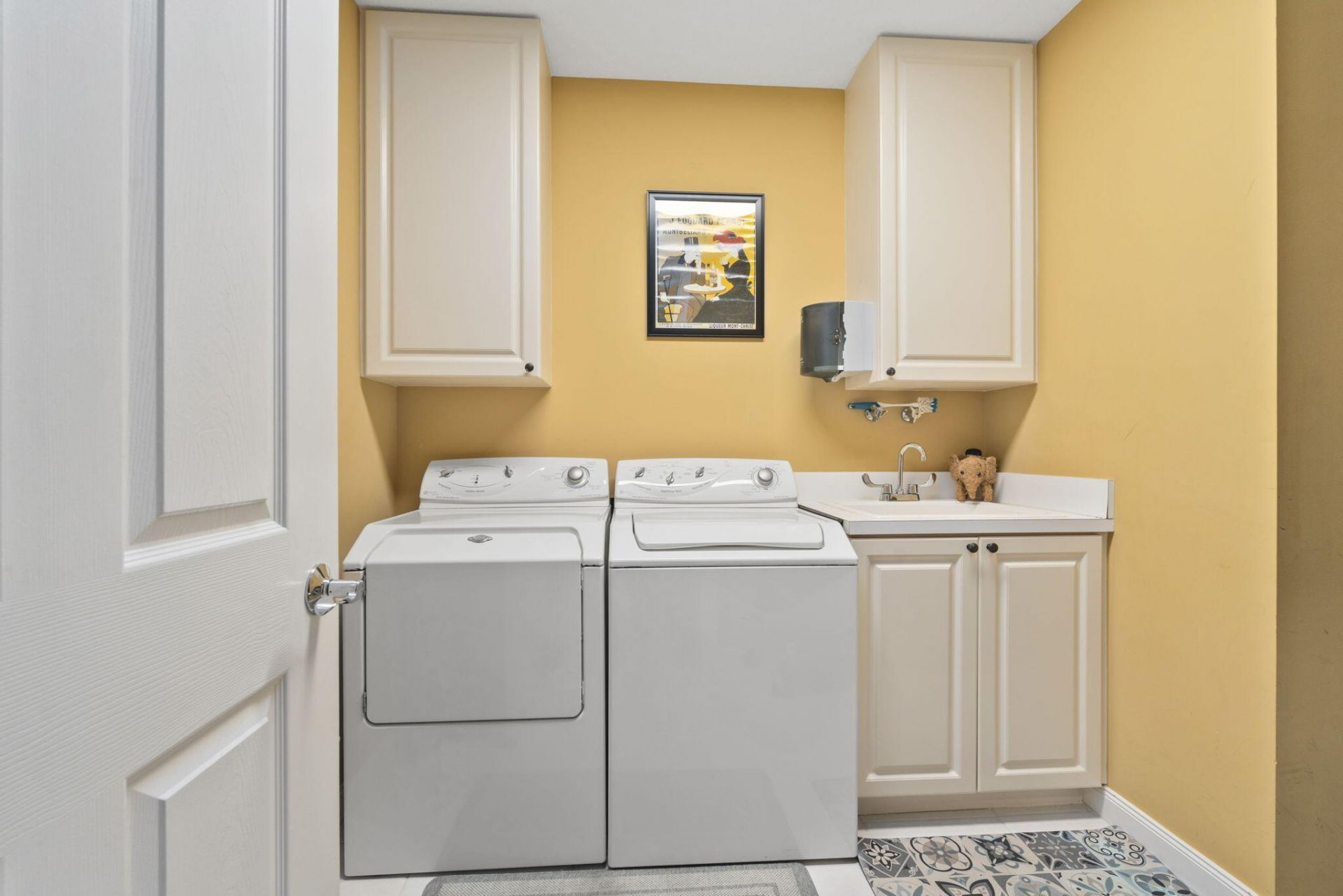 25 Harbour Isle Drive W, Unit 101, Fort Pierce, FL 34949 Photo