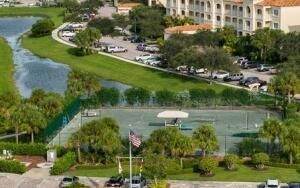25 Harbour Isle Drive W, Unit 101, Fort Pierce, FL 34949 Photo