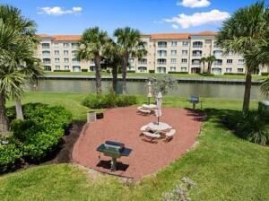 25 Harbour Isle Drive W, Unit 101, Fort Pierce, FL 34949 Photo