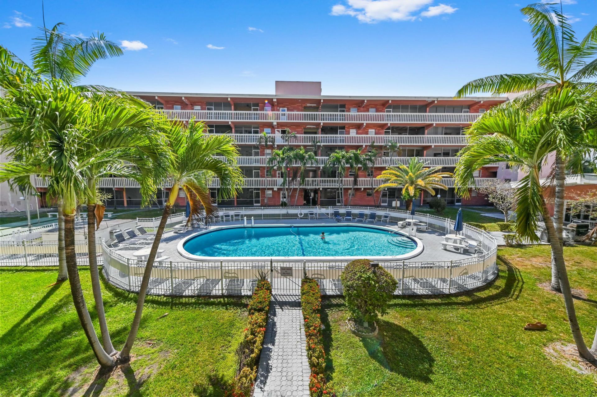 200 NE 12th Avenue, Unit 3a, Hallandale Beach, FL 33009 Photo