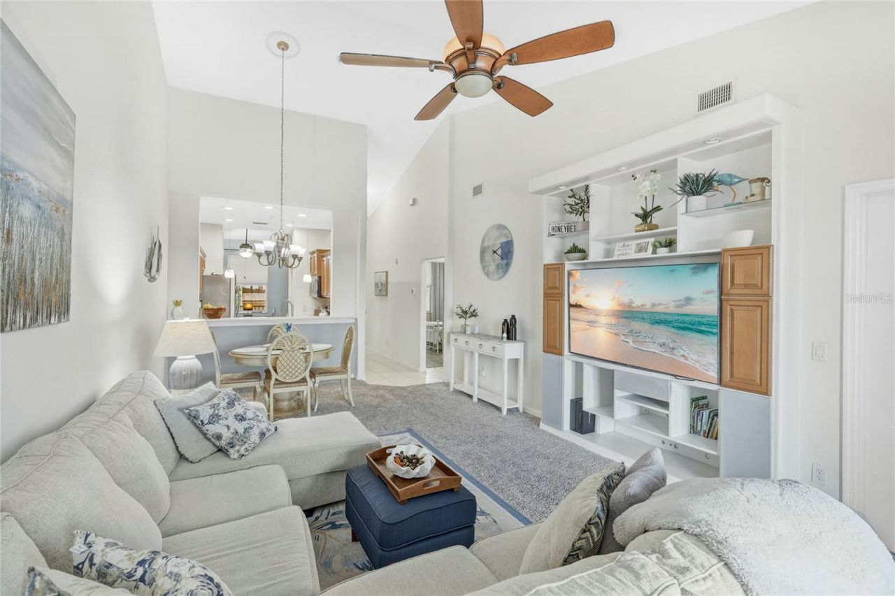 811 Fairwaycove Lane, Unit 204, Bradenton, FL 34212 Photo