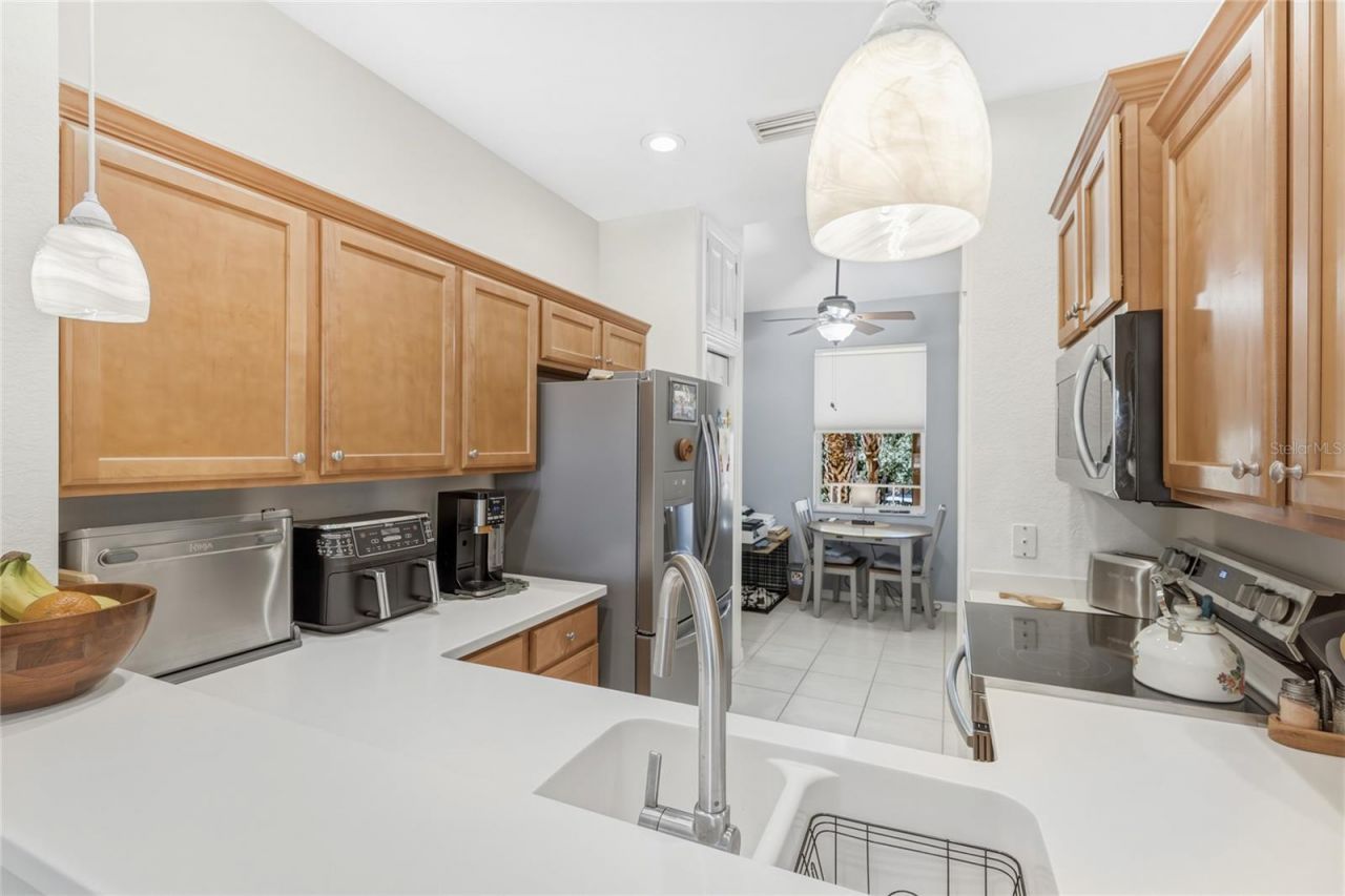 811 Fairwaycove Lane, Unit 204, Bradenton, FL 34212 Photo