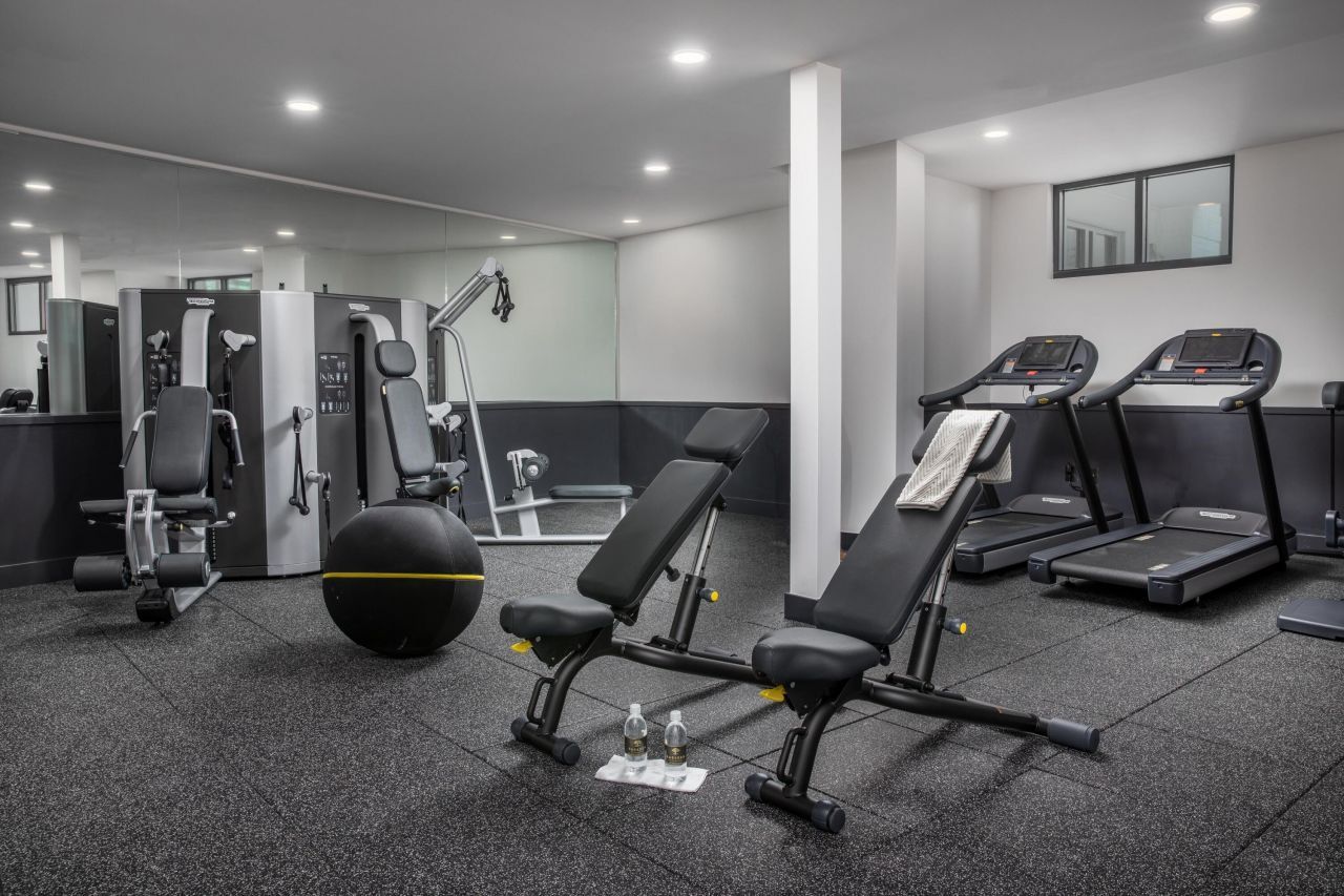 5 Gadsdenboro Street Photo 15