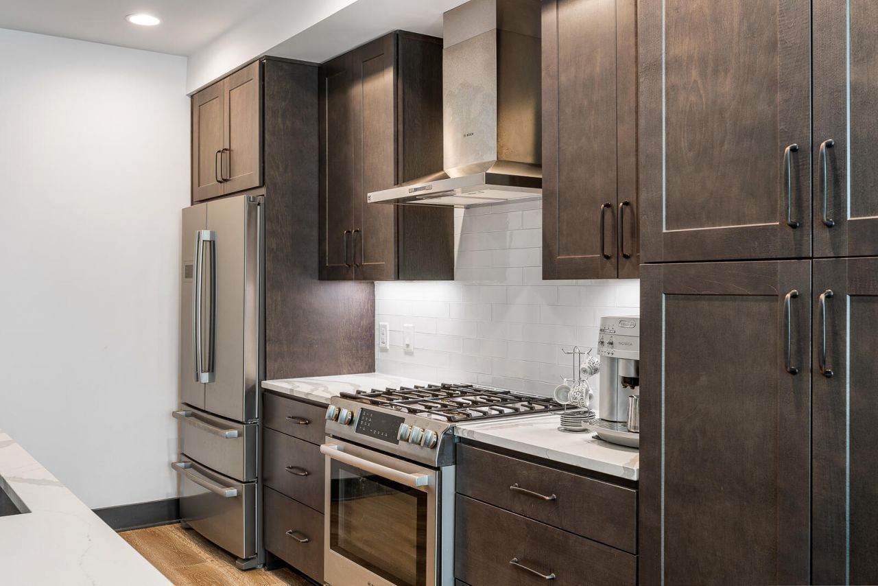 5 Gadsdenboro Street Photo 4