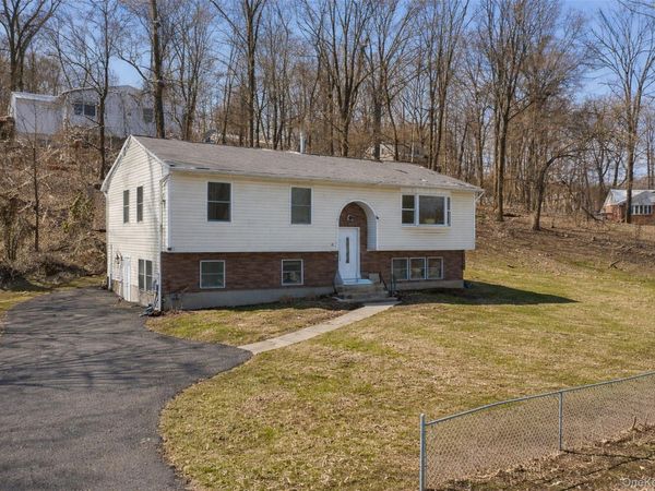 153 S Pascack Road , Nanuet, NY 10954