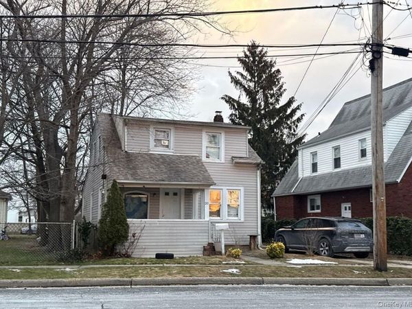 30 Pierson Avenue, Hempstead, NY 11550