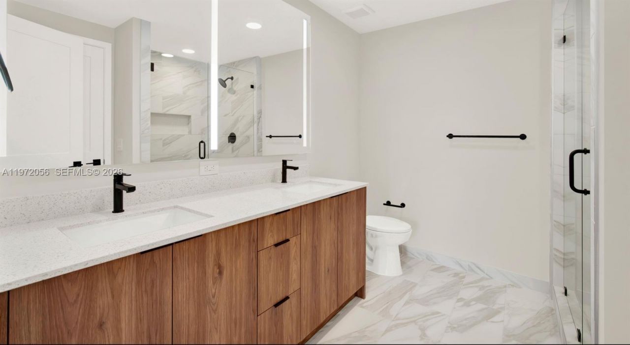 1556 NW 110th Ave, Unit Cosmos B, Miami, FL 33024 Photo