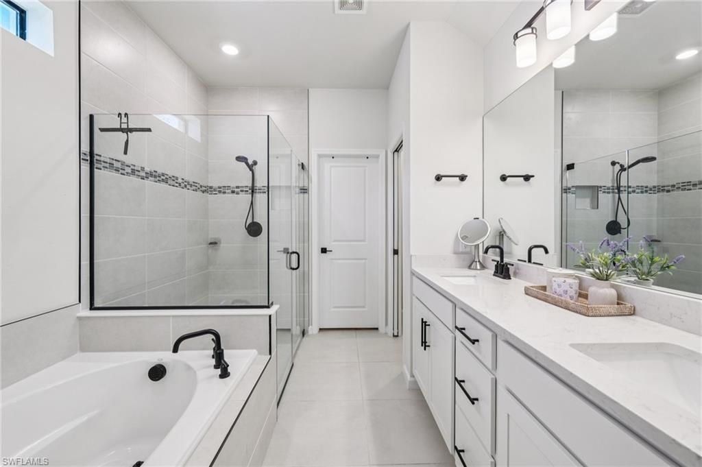 10395 Ventana Ln, Naples, FL 34120 Photo