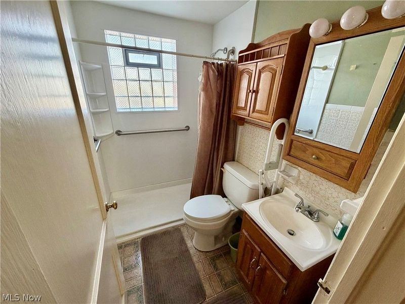 103 S Belle Vista Avenue, Youngstown, OH 44509 Photo 8