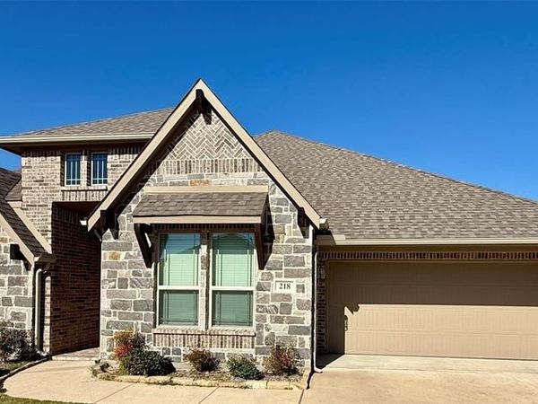 218 Oakcrest Drive, Justin, TX 76247
