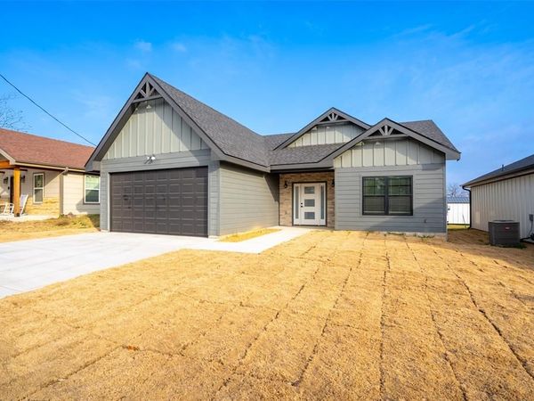 350 E Travis Street, Dublin, TX 76446