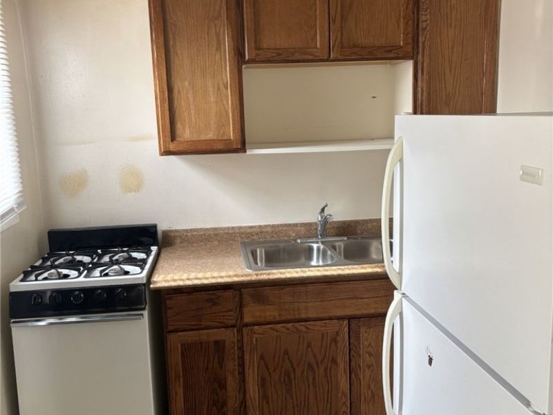 450 Kenwood Drive, Unit D-12, Euclid, OH 44123 Photo 6