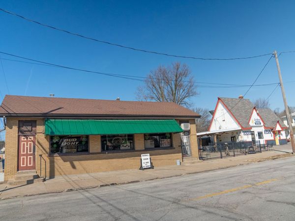 220 N Pine Street, Davenport, IA 52802