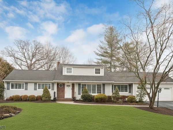27 Maplewood Dr, Parsippany-Troy Hills, NJ 07054