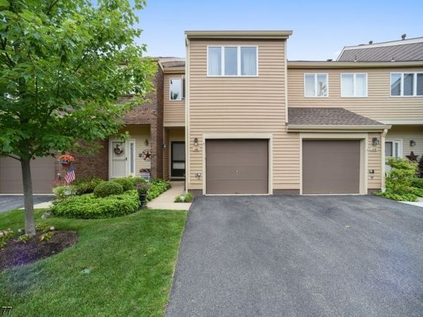 140 Kingston Ct, Madison, NJ 07940