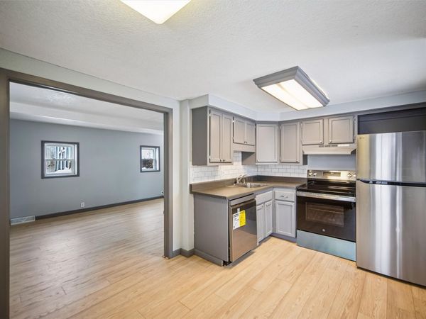 2400 45th Street, Des Moines, IA 50310