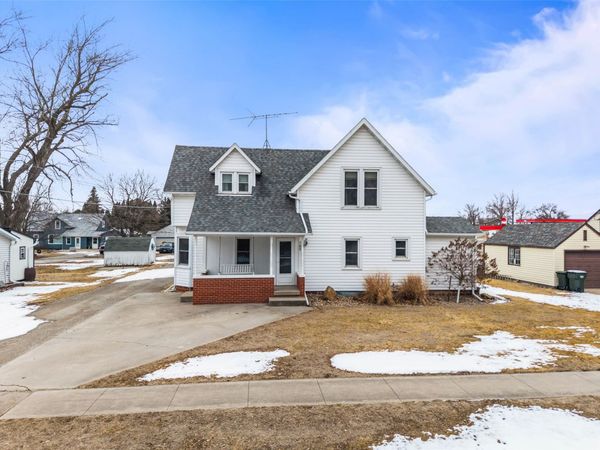 705 2nd Street, Sully, IA 50251