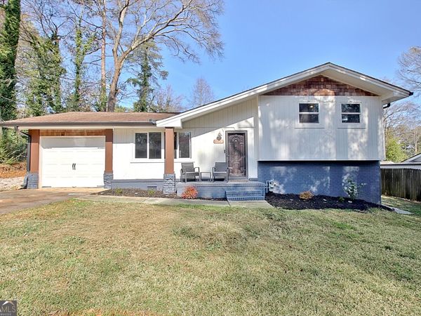 218 Hilltop Drive, Peachtree City, GA 30269