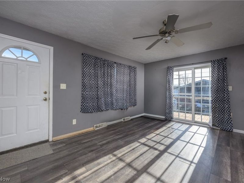 131 E Mill Street, Gnadenhutten, OH 44629 Photo 8