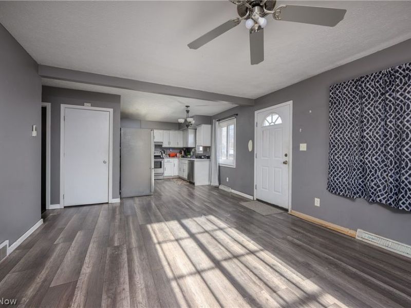 131 E Mill Street, Gnadenhutten, OH 44629 Photo 9