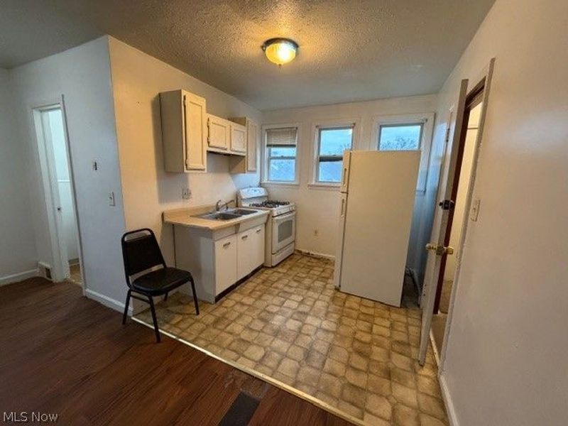 4885 Turney Road, Cleveland, OH 44125 Photo 5