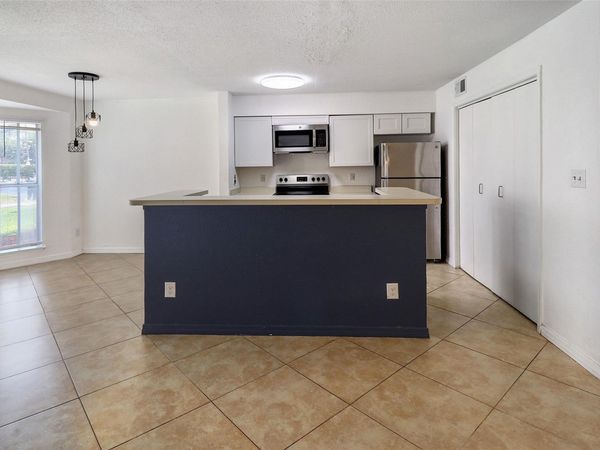 777 RIVERSIDE DR, Unit 1516, Coral Springs, FL 33071