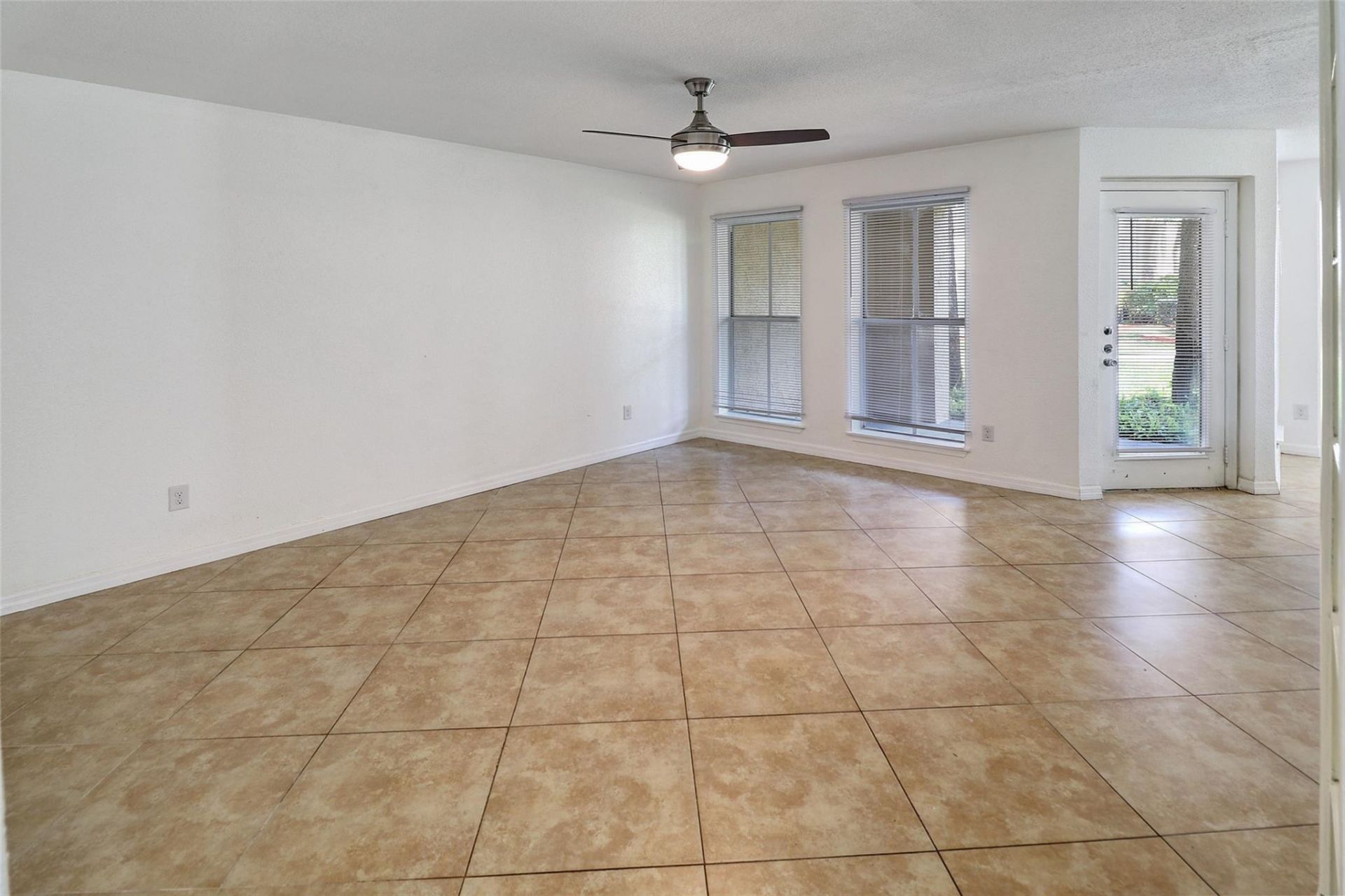 777 Riverside Drive, Unit 1516, Coral Springs, FL 33071 Photo