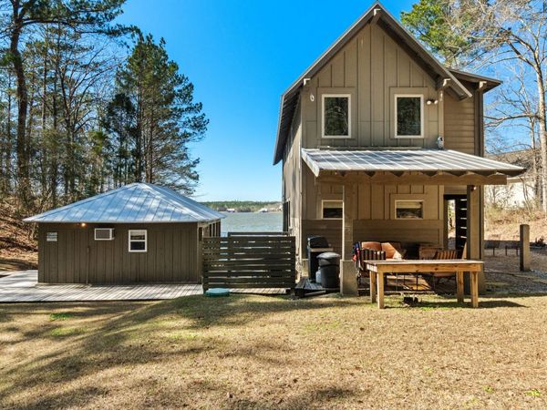 111 E Bay Dr., Lumberton, MS 39455