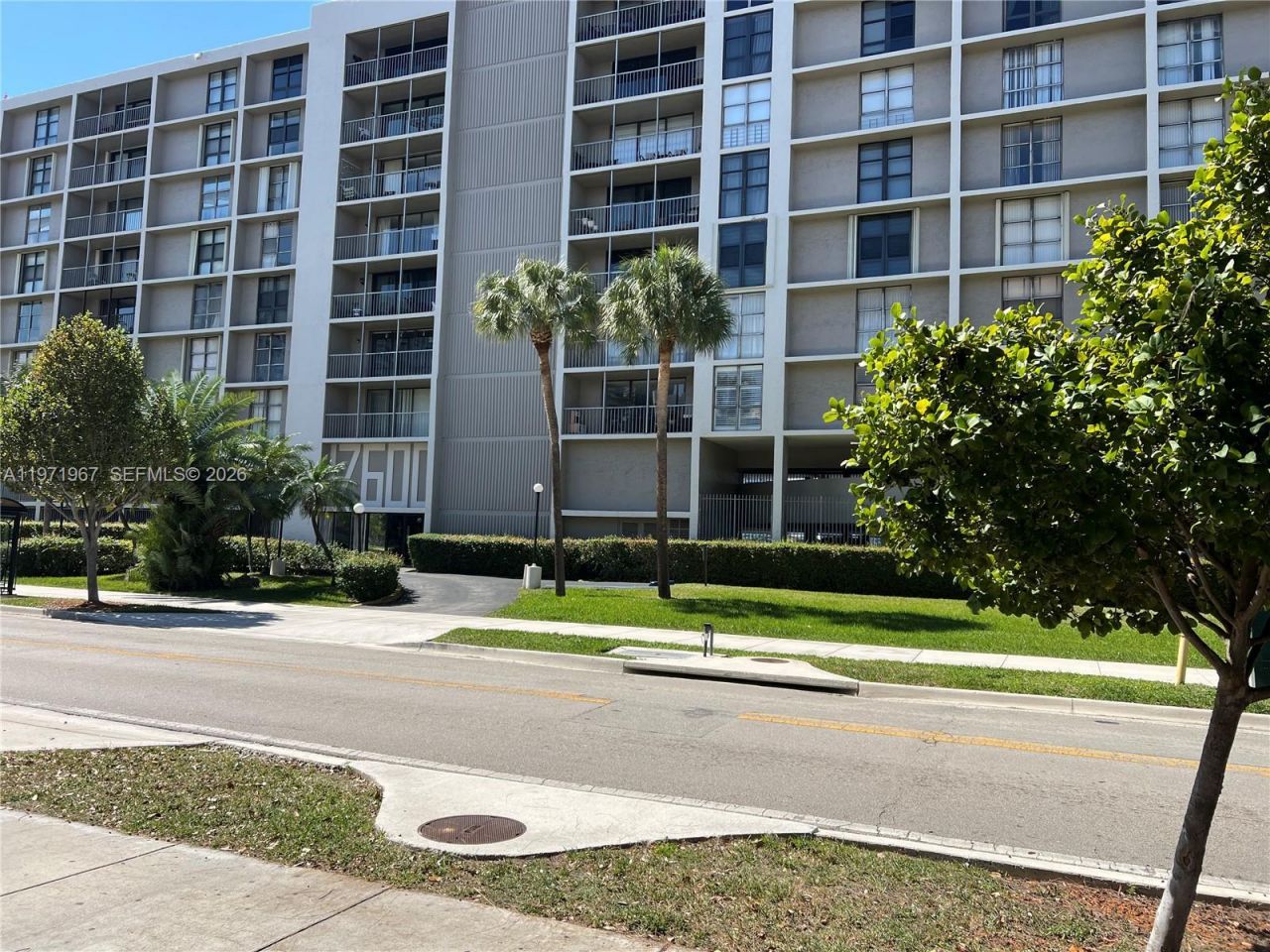 17600 N Bay Rd, Unit N902, Sunny Isles Beach, FL 33160 Photo