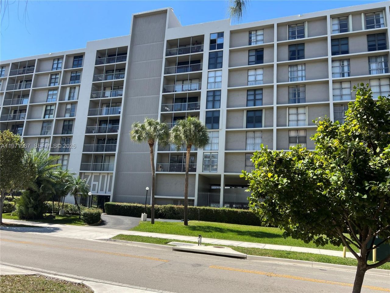 17600 N Bay Rd, Unit N902, Sunny Isles Beach, FL 33160 Photo