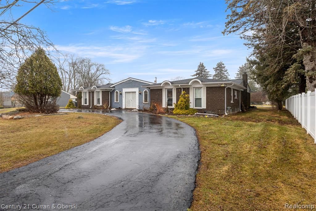 28249 Bell Road, Southfield, MI 48034 Main Photo