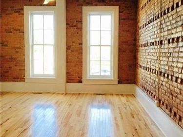 109 S SAGINAW Street, Holly Vlg, MI 48442